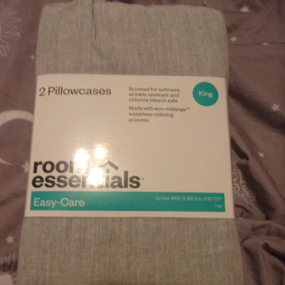 Room Essentials King set of 2 pillowcases Gray New